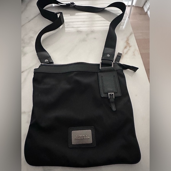 Authentic Versace unisex cross body messenger - Picture 3 of 6
